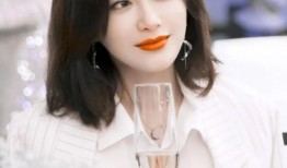 娱乐吃瓜电影经纪人,揭秘娱乐圈吃瓜电影经纪人的真实人生